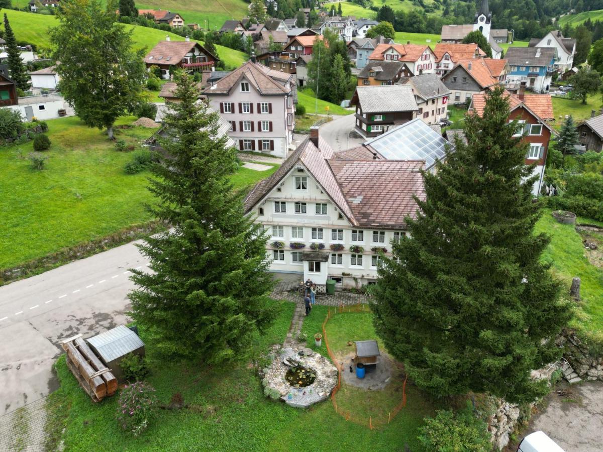 Schlafen Im Sternen Ennetbuehl Bed and Breakfast Nesslau Εξωτερικό φωτογραφία